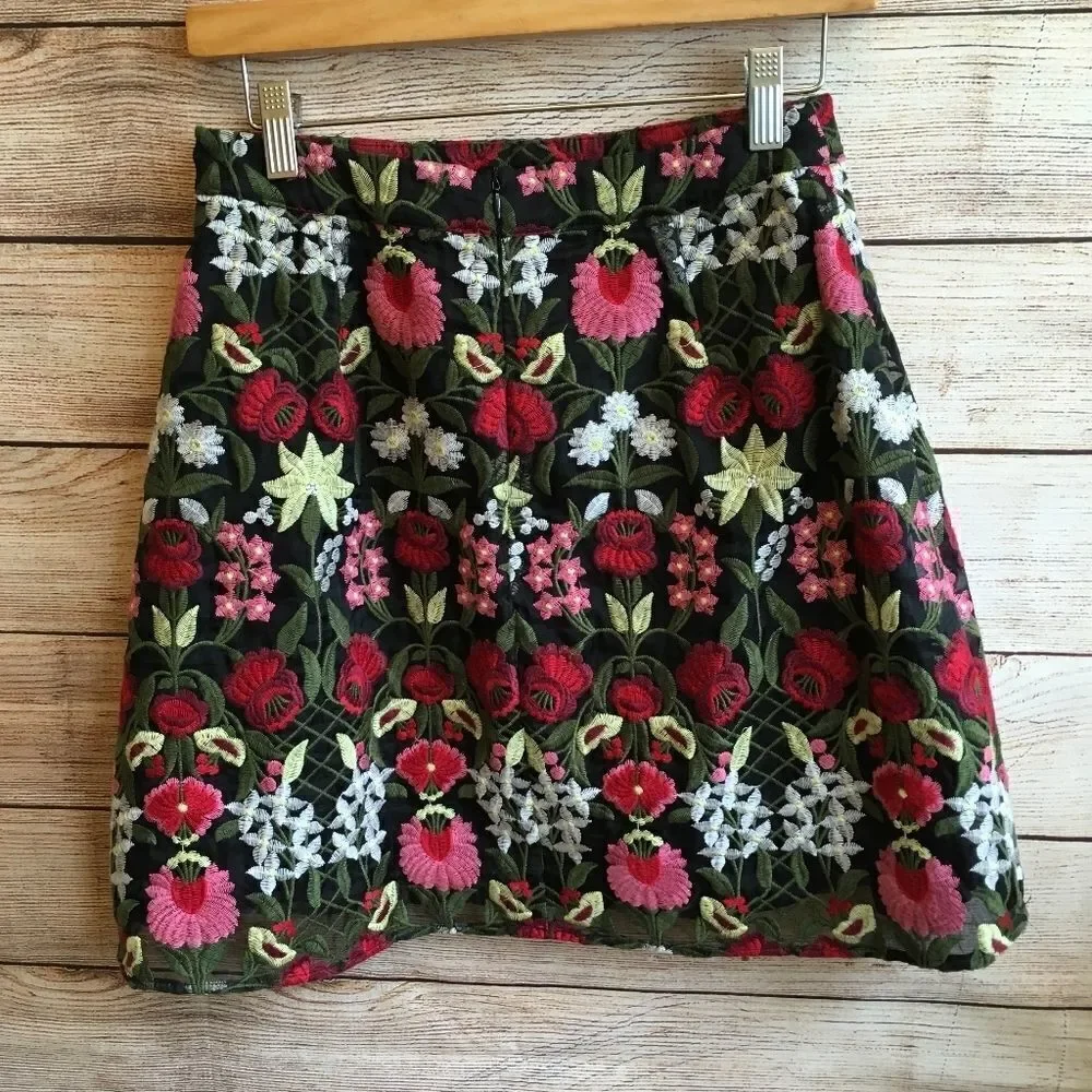 ‎LUCY PARIS MARIA EMBROIDERED SKIRT IN BLACK